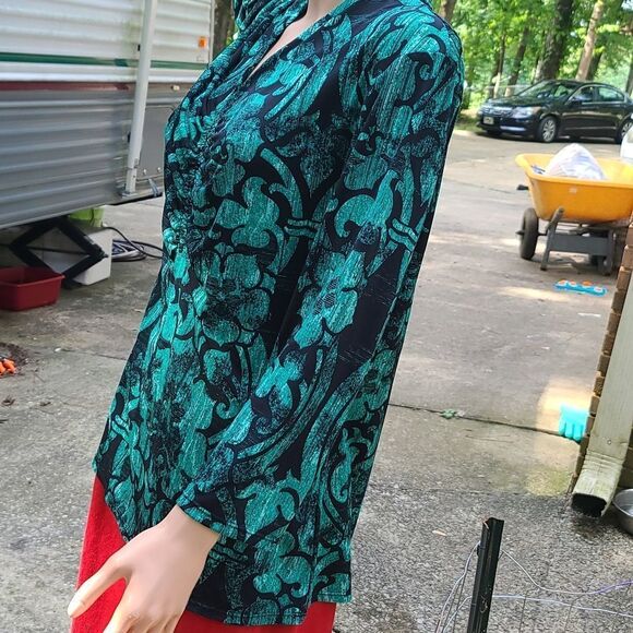 Alfani Emerald Green & Black Floral Ruched V-Neckline Long Sleeve Blouse - Picture 7 of 10